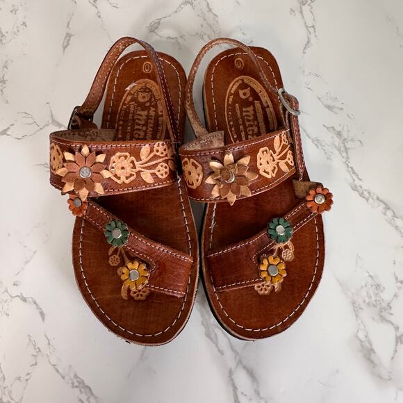 Artisanries D'Mitzy Huaraches Sandals Kids US Sz 0 Brown Leather Embossed Floral - Picture 2 of 8